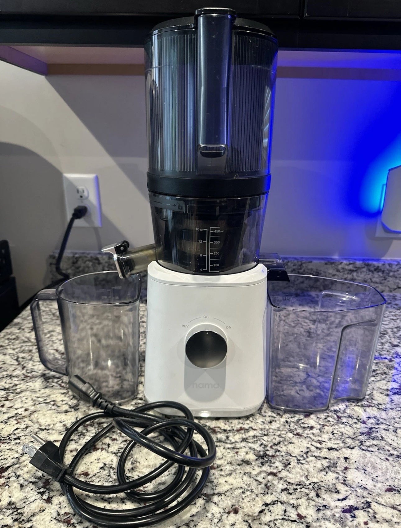 CLEARANCE: Extractor de Jugos en Frío - Refurbished (No Garantía)